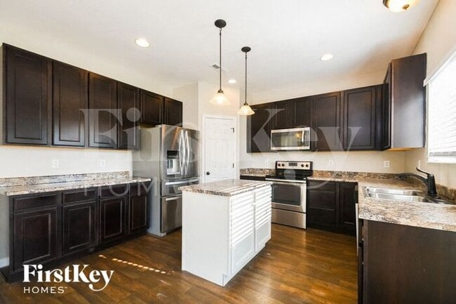 Building Photo - 5509 W Woods Edge Dr