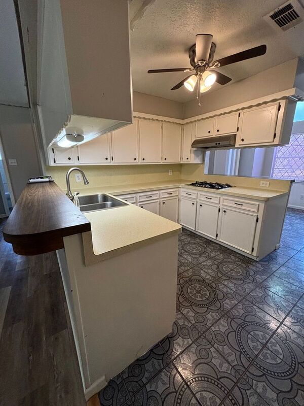 Building Photo - 4508 Chaparral Dr