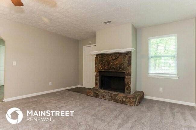 Building Photo - 5819 S Quail Dr