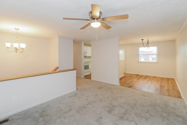 Building Photo - 10004 Fernhaven Ct