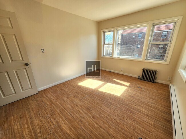 Building Photo - 59 PLACE WOODSIDE