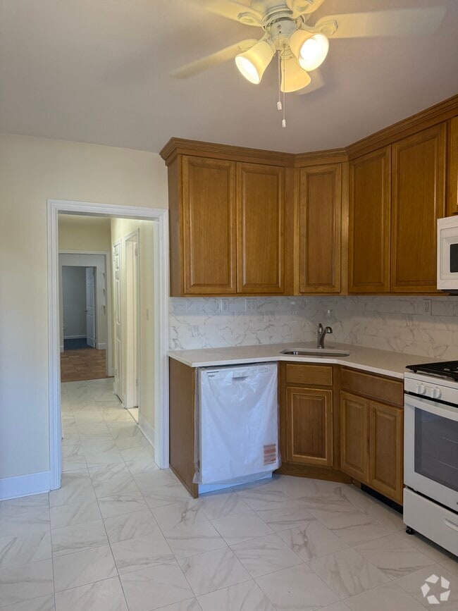 Building Photo - 270 Crescent Pl