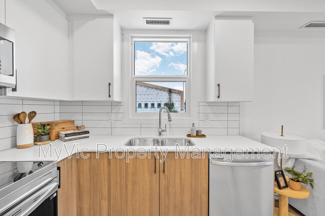 Building Photo - 201 Greenfield Link