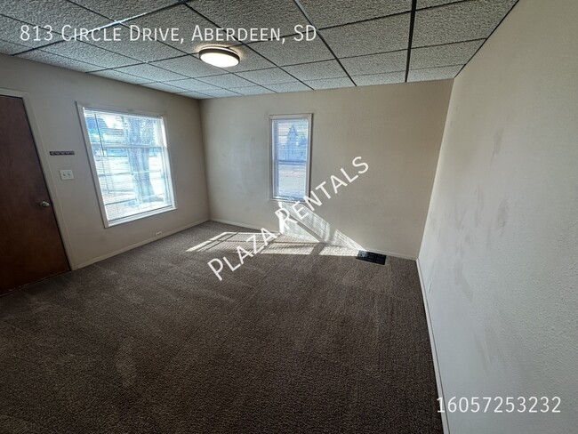 Building Photo - 201 N Washington St