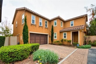 Building Photo - 2962 E Via Corvina