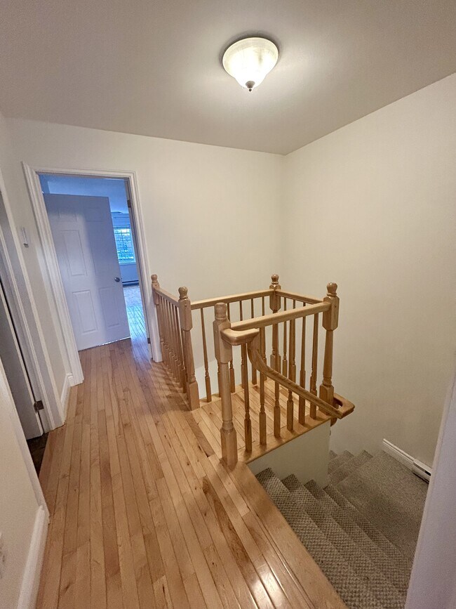 Photo du bâtiment - 67 Springdale St