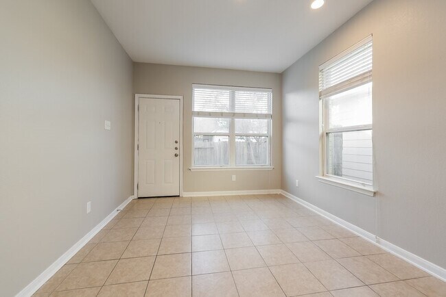 Foto del edificio - 17243 Lafayette Hollow Ln