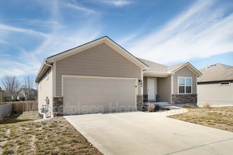 768 S Mulberry St, Gardner, KS 66030 House Rental in Gardner, KS