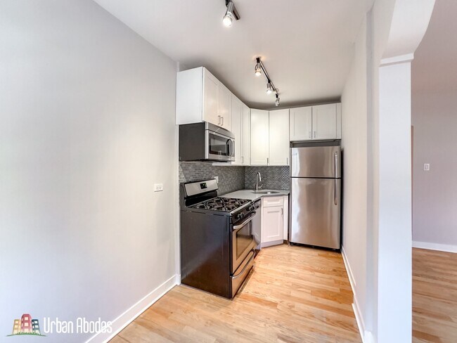 Foto del edificio - 2424 N Kedzie Blvd