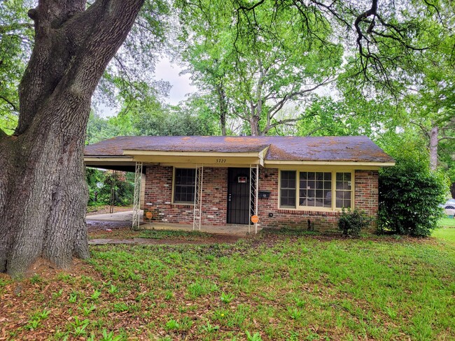 Building Photo - 3727 Audubon Rd