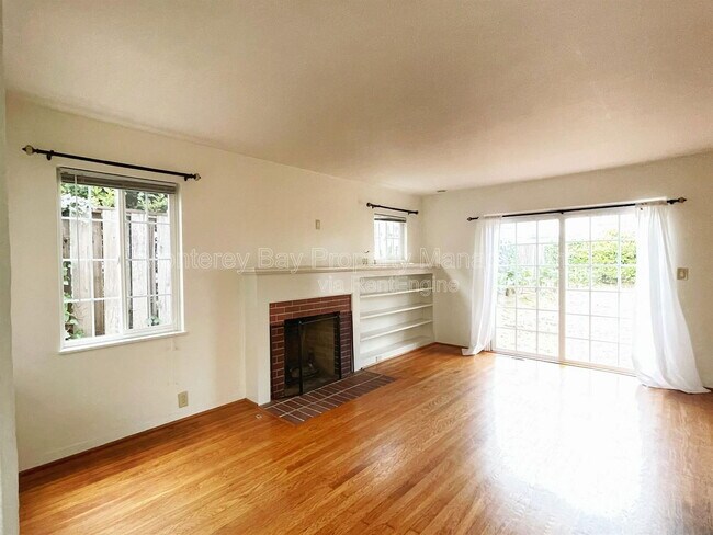 Foto del edificio - 1012 Munras Ave