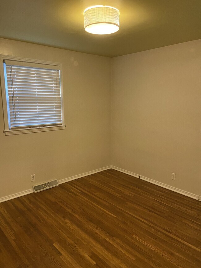 Foto del edificio - "Charming 3-Bedroom Home with Spacious Lay...