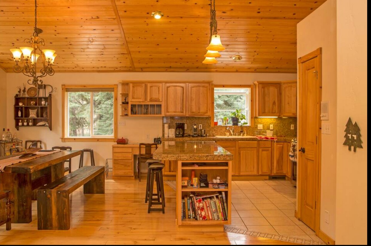 Foto principal - 10565 Laurelwood Dr