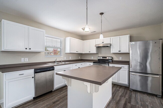 Foto del edificio - Newer 4 Bedroom for Lease