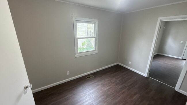 Building Photo - Single family
