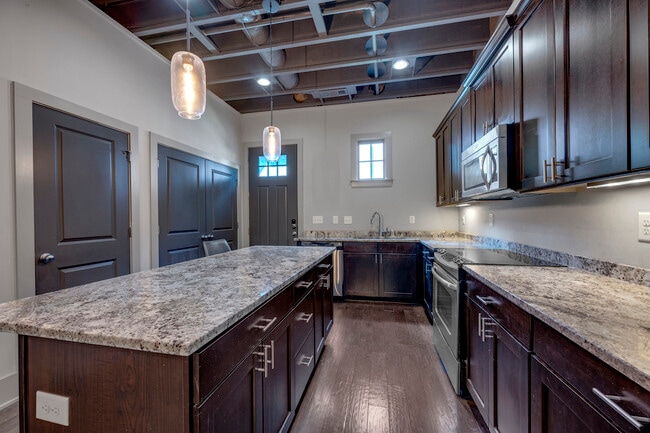 Building Photo - 202 Barristers Ct