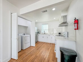 Building Photo - 3600 Eagle St