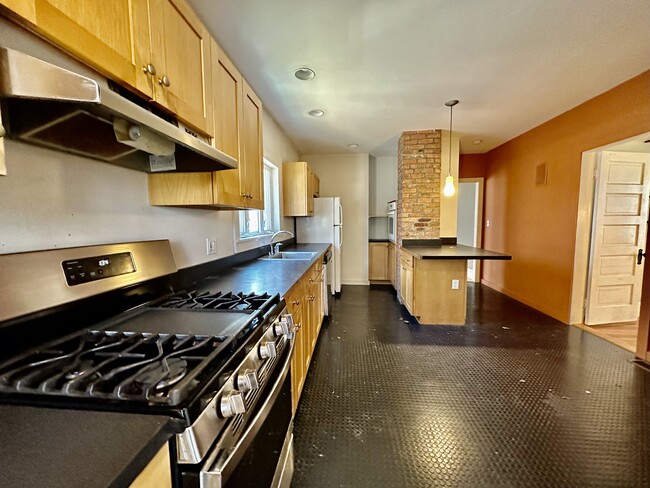 Building Photo - 41 Whitfield Rd