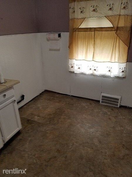 Foto del edificio - 2 br, 1 bath House - 20438 Russell Street 1