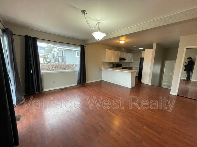 Building Photo - 155 Hardie Rd