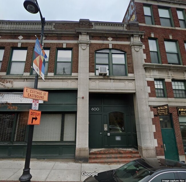 Building Photo - 600 Columbia Rd