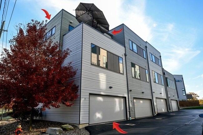 Building Photo - 18875 Riversouth Terrace