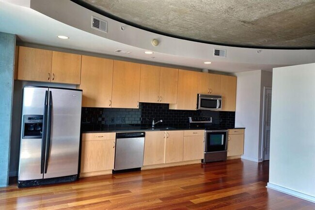 Foto del edificio - 400 W Peachtree St NW