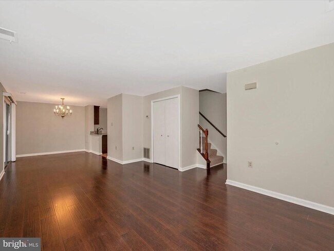 Building Photo - 1211 Danielle Dr