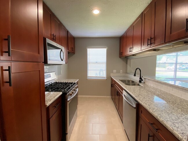 Foto del edificio - 1010 Western Hills Dr