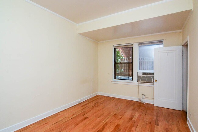 Foto del edificio - 541 W Arlington Pl