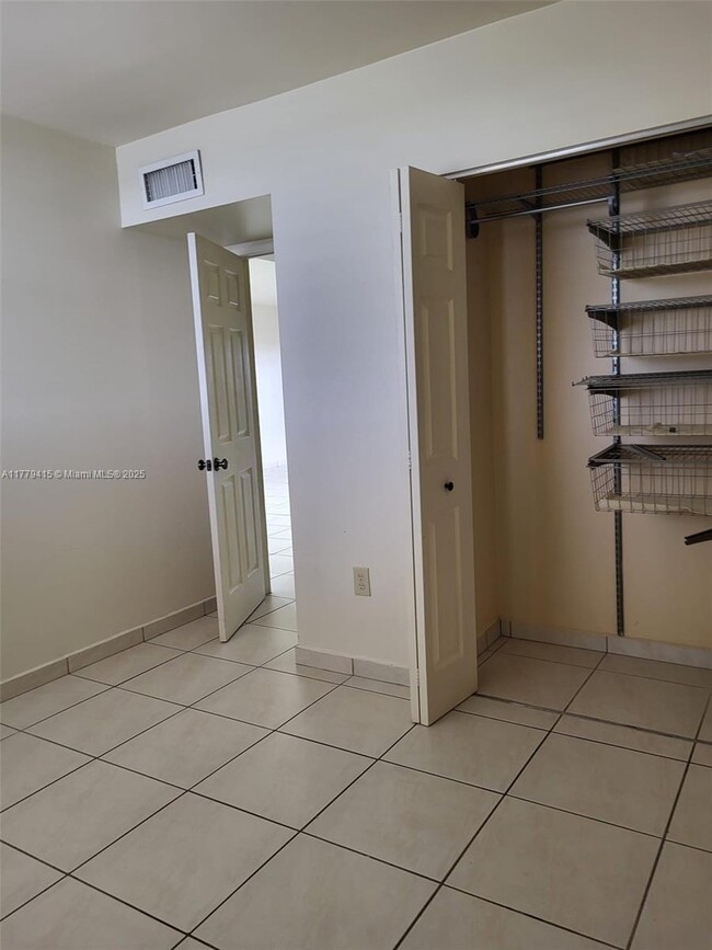 Foto del edificio - 10155 NW 9th Street Cir