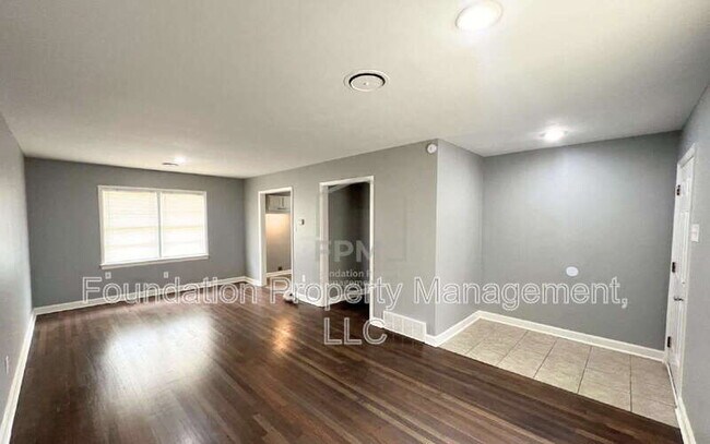 Building Photo - 1704 S Perkins Rd