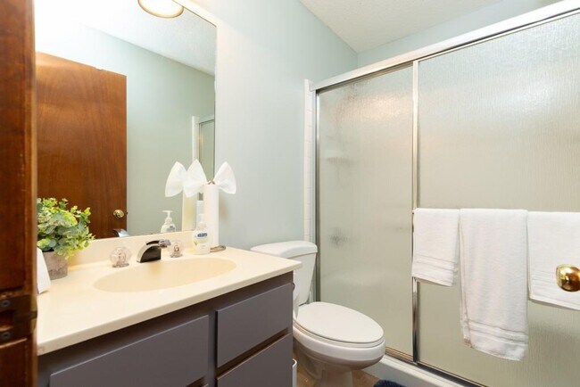 Foto del edificio - 3915 Stone Creek Cir