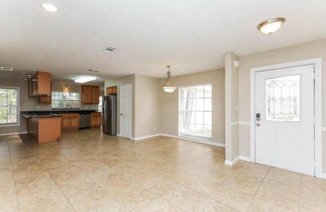 Building Photo - 5218 Cumberland Dr