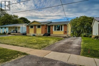 Building Photo - 631 Aylmer Crescent