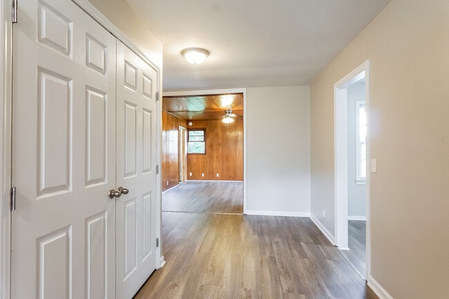 Foto del edificio - 3336 Berry Dr