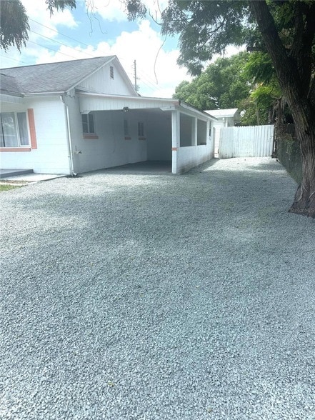 Foto del edificio - 5829 12th St