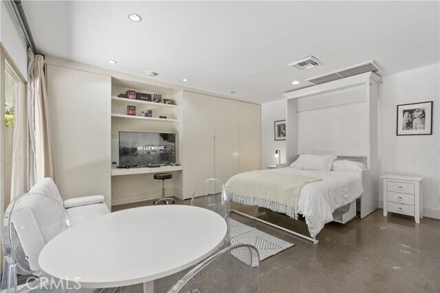 Foto del edificio - 8787 Shoreham Dr
