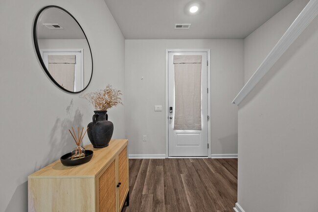 Building Photo - 107 Delray Ct