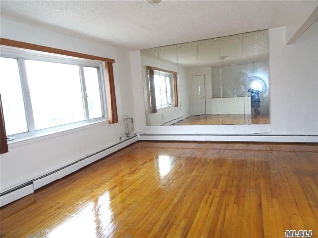 Foto del edificio - 148-19 230th Pl