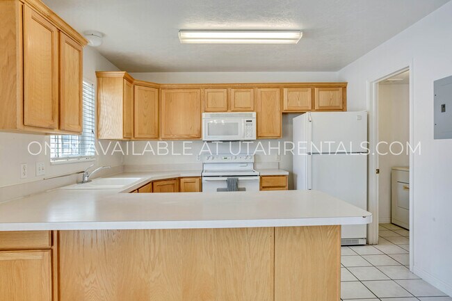 Building Photo - 1343 S 1370 E