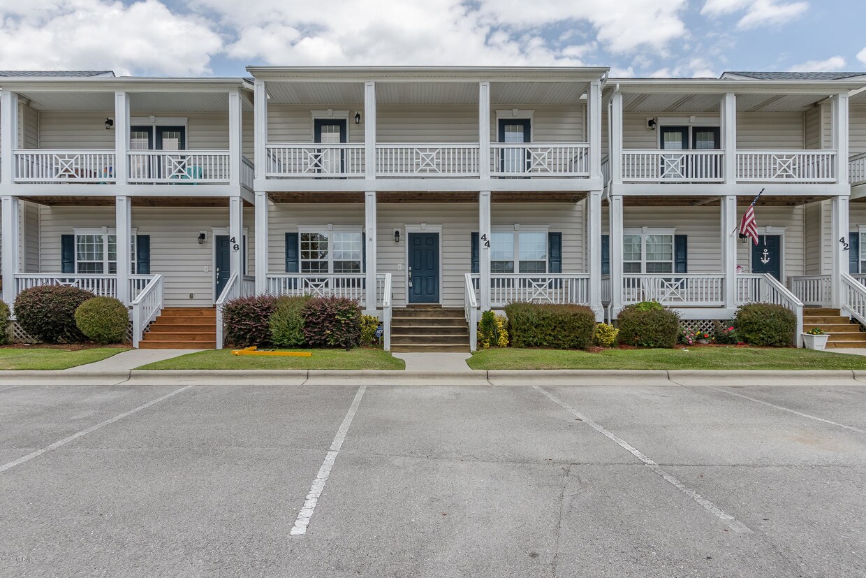 44 Ketch Dr, Swansboro, NC 28584 Townhome Rentals in Swansboro NC