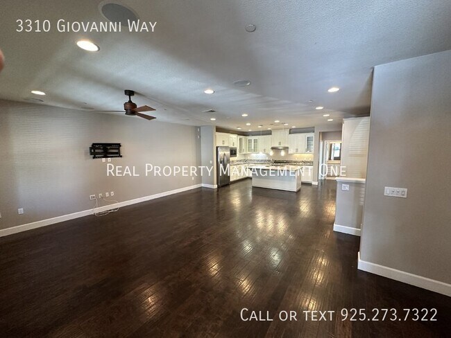 Foto del edificio - Spacious 5 Bedroom, 4 Bathroom Condo with ...