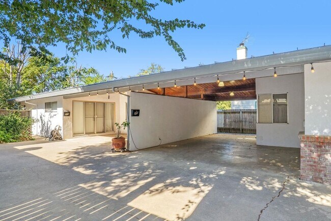 Foto del edificio - 515-517 K Street