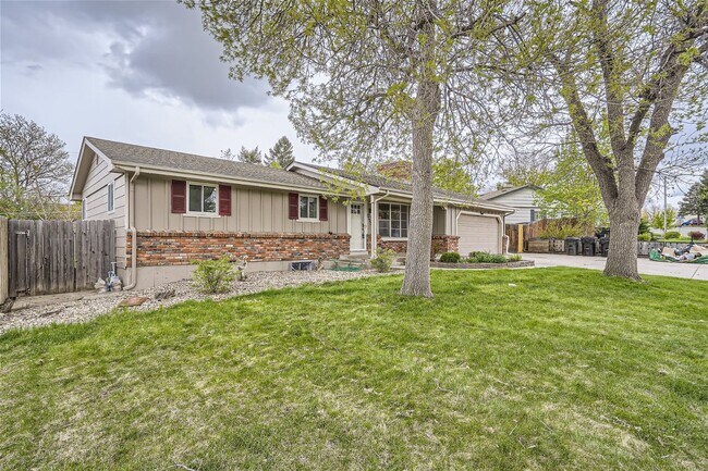 Foto del edificio - Spacious 5-Bedroom Retreat in Arvada, CO!
