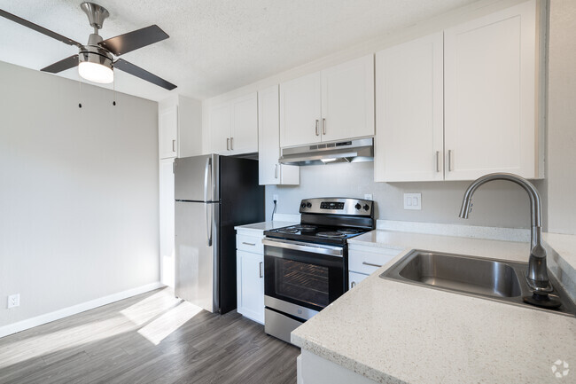 2BR, 1BA - 870SF - Lotus Apartments / L87