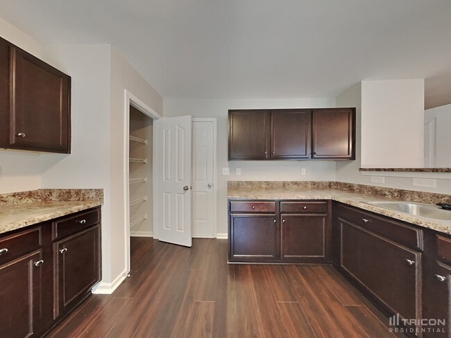 Building Photo - 4312 Houldsworth Dr