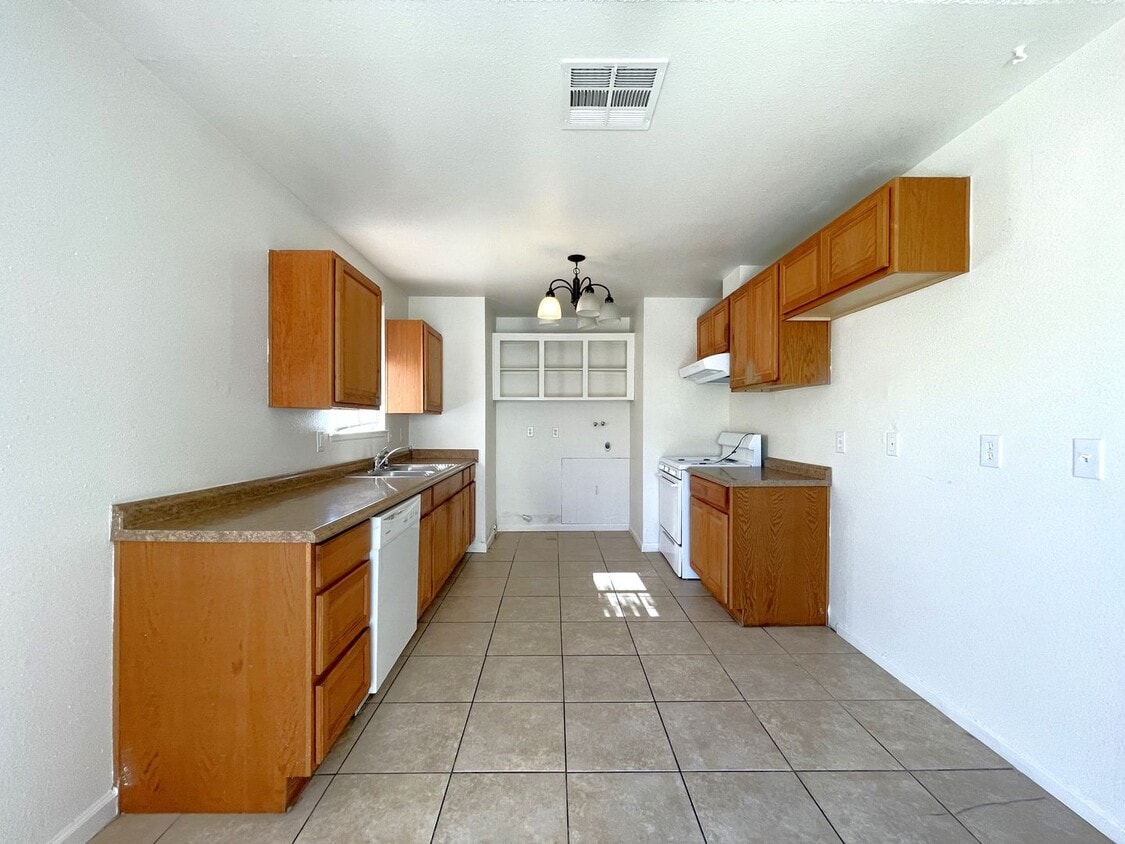 10900 Cactus Dr, Desert Hot Springs, CA 92240 House Rental in Desert Hot Springs, CA