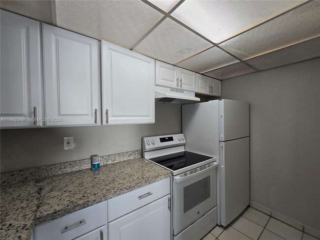 Foto del edificio - 8011 W 6th Ave