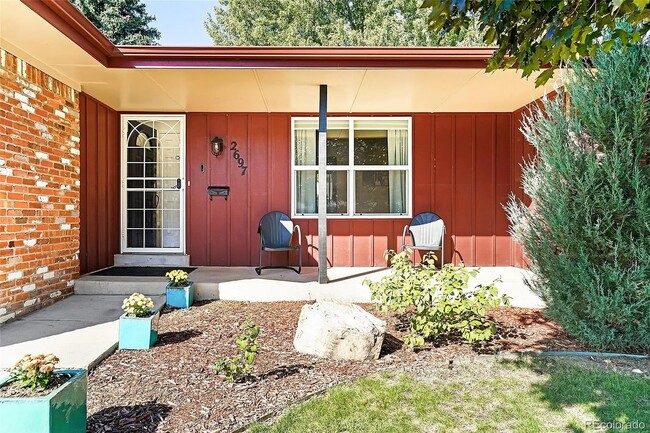Building Photo - Gorgeous 4 bedroom modern home in Holly Hills